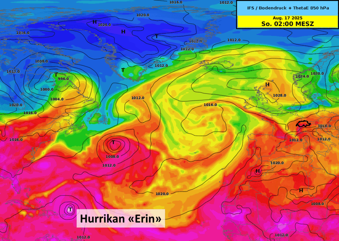 Previsione IFS della pressione al suolo e della temperatura potenziale equivalente a circa 1500 metri di altitudine. Le tonalità arancione-rossastre indicano masse d'aria calda e umida di origine tropicale. Fonte: MeteoSvizzera