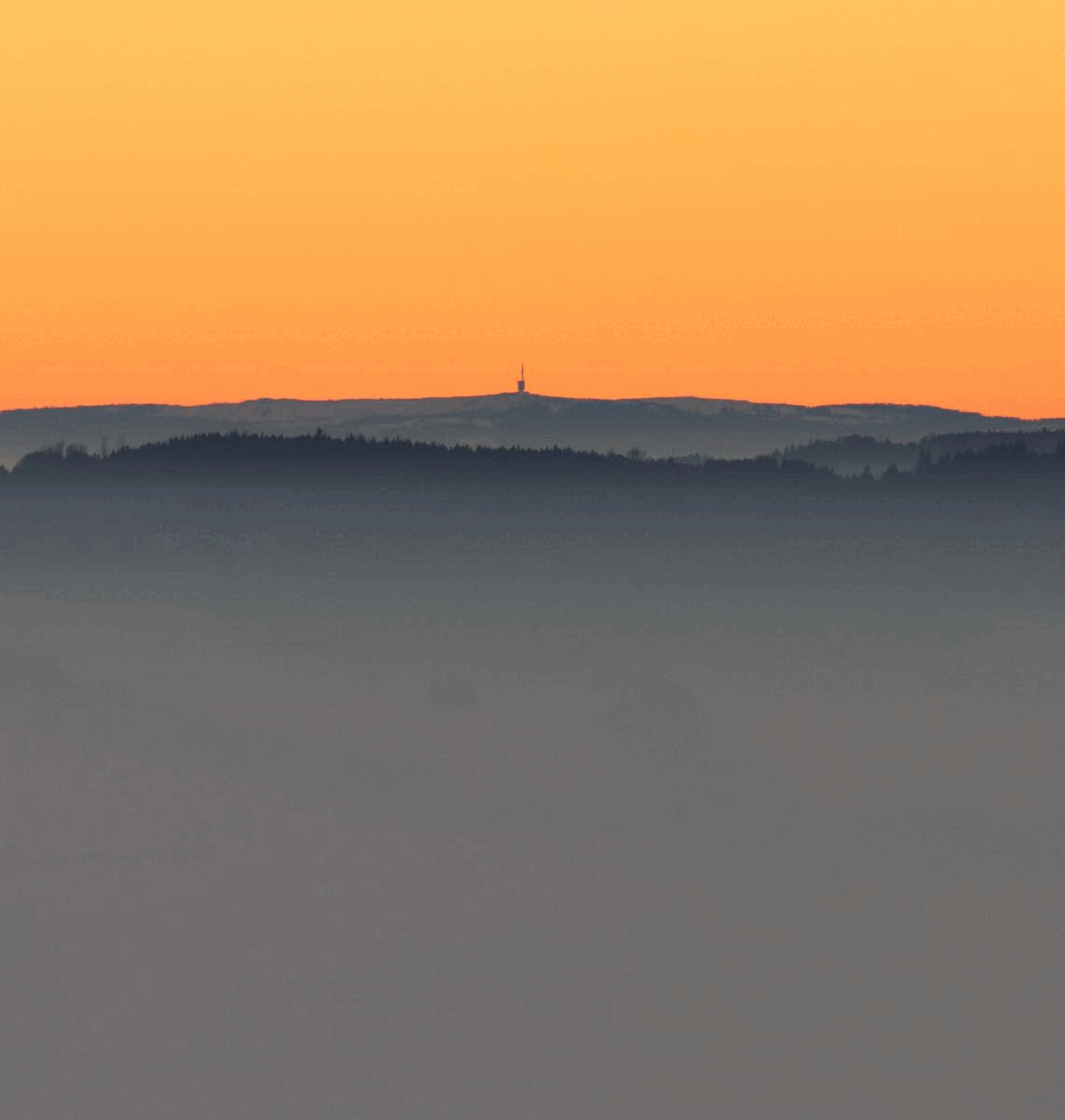 Vista dall'Albis-Hochwacht verso il Chasseral. Immagini alternate con e senza i miraggi.
