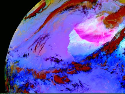 Fig. 5: Meteosat-8 RGB Composite, 3 marzo 2004, 12:00 UTC. Fonte: EUMETSAT.