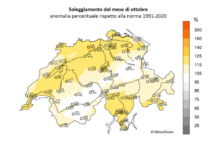 Fig. 4: Somma del numero di ore di sole del mese di ottobre 2022 in Svizzera, rappresentata come anomalia percentuale rispetto alla norma 1991-2020. Fonte: MeteoSvizzera