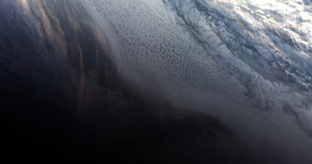 Tramonto antartico catturato dal satellite Copernicus Sentinel-3B. Fonte ESA