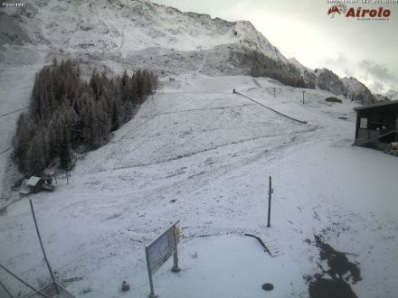 La sbiancata di Pesciüm, a 1740 metri di quota. Fonte webcam Airolo Valbianca