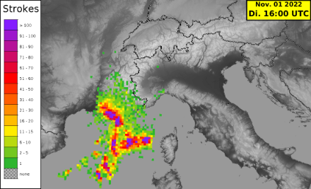 Densità dei fulmini sulla Francia meridionale e sulla regione mediterranea adiacente. I colori rappresentano il numero di fulmini rilevati durante un intervallo di 12 ore.
