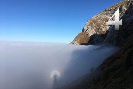 Uno spettro di Brocken con la gloria nella regione del Säntis nel novembre 2020. Immagine: MeteoSvizzera, Markus Kägi.