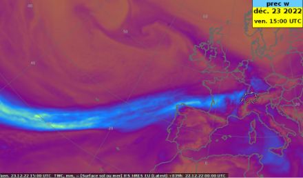 Figura 1: Previsione di acqua precipitabile per venerdì 23.12.2022 alle 15:00 UTC. Modello IFS.