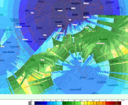 L'immagine sopra rappresenta l'altezza al di sotto della quale il radar non può ricevere informazioni sulla presenza o meno di idrometeorore. Nello specifico, essa raffigura la quota minima alla quale dovrebbe trovarsi un bersaglio per essere otticamente visibile da un osservatore posto sul sito radar con condizioni standard dell’indice di rifrazione troposferico. Tale quota viene dedotta con un simulatore radar a partire da un modello numerico del terreno. Fonte: MeteoSvizzera.