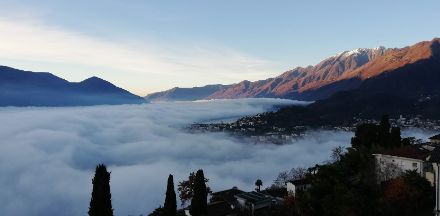 Strati bassi mattutini sul Locarnese. 
