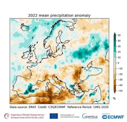 Fig. 2: Anomalie annuali di precipitazione (%) sull'Europa per il 2022, espresse come percentuale della media annuale per il periodo di riferimento 1991-2020. Fonte: C3S/ECMWF/KNMI.