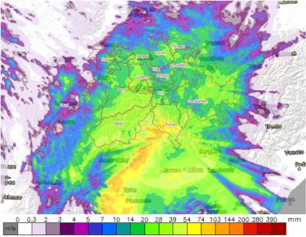 Fig. 2: Quantitativi di precipitazioni (mm o litri/m2) in 48 ore tra domenica mattina, 30 aprile, e questo martedì 2 maggio, alle 7 del mattino ora locale. La scala dei colori è riportata nella parte inferiore dell'immagine.