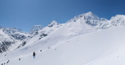 Webcam di Fontanesses, 2290 m, vista in direzione del Pigne d'Arolla, martedì 2 maggio, 12h. 
