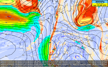 Figura 3: Fig. 3: velocità del vento (scala di colore) e vorticità potenziale (scala di rosso) a 300 hPa (circa 9000 metri di quota). Modello: IFS HRES, corsa del 09.05.2023 ore 12 UTC. 