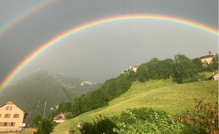 Fig. 8: Arcobaleno a Epagny. Fonte: Crowdsourcing@MétéoSuisse-App