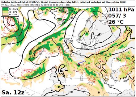 Fig. 4: Umidità relativa a 700 hPa, precipitazioni su 12 ore (linee rosse) e pressione al livello del mare (contorni neri) - previsione del modello IFS per sabato 10 giugno 2023.