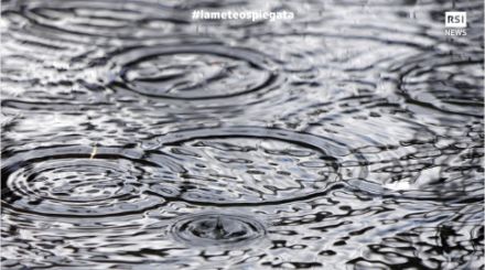 Fig. 1. Onde generate dalla caduta di precipitazioni liquide su uno specchio d'acqua. Fonte: RSINews-Imago.