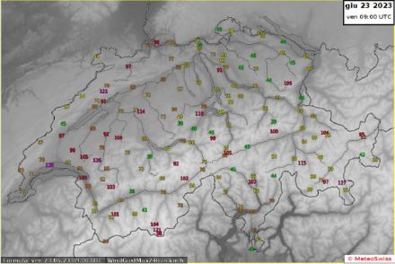 Fig. 1: Raffiche massime su 24 ore (in km/h) misurate alle stazioni al suolo dal 22.6.2023 alle ore 9 UTC (11.00 ora locale) ad oggi, 23.6.2023 alla medesima ora. 