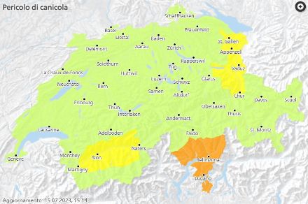 Figura 2: Cartina delle allerte aggiornata al 15 luglio 2023 alle ore 15. Regioni allertate con un livello 3 in arancione, con un livello 2 in giallo.