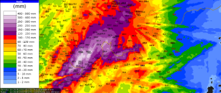 Fig. 3: dettaglio della Svizzera sudorientale della cumulata sulle 48 ore comprese tra le 9 del mattino di sabato 26 e le 9 del mattino di lunedì 28 agosto 2023. La colorazione rappresenta la stima delle precipitazioni basata sui dati del radar combinati con i valori delle stazioni di misura al suolo (CombiPrecip).