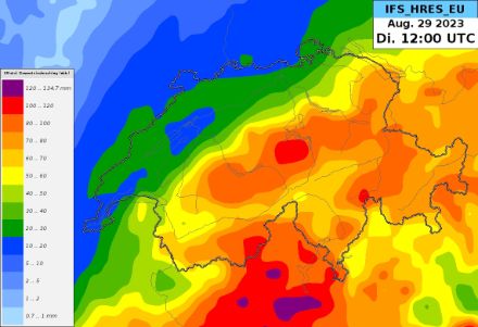 Precipitazioni previste da ECMWF da domenica a mezzogiorno fino a martedì a mezzogiorno.