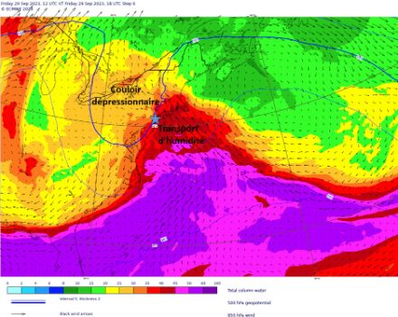 Figura 1: Situazione sinottica sulla costa orientale del Nord America il 29 settembre alle 12 UTC. La gamma di colori rappresenta l'acqua precipitabile, cioè la quantità totale di acqua che cadrebbe se tutto il vapore acqueo presente nell'atmosfera condensasse e precipitasse in quel momento. Le linee blu rappresentano l'altezza del geopotenziale a 500 hPa e le frecce il vento a 850 hPa (circa 1500 m di altitudine). Fonte: ECMWF