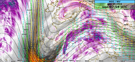 Fig. 1. La carta del geopotenziale (300hPa) e l'immagine del vapore acqueo (WV6.2) del satellite MeteoSat mostrano in modo evidente la saccatura in transito sull'Europa. 