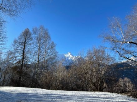 Fig. 7. Un po' di neve c'è... ma le montagne del Sud delle Alpi rimangono sempre in attesa di accumuli abbondanti. Foto: L. Nisi.