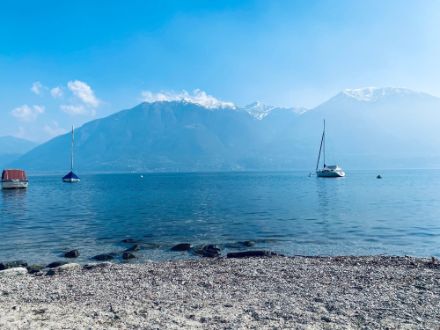 Fig. 6: Lago Maggiore, Minusio, dopo il passaggio del fronte ampie schiarite e buona visibilità. 