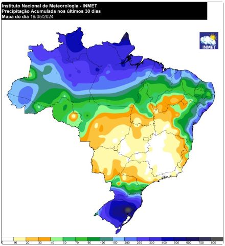 Carta del Brasile con campi colorati che indicano le precipitazioni.