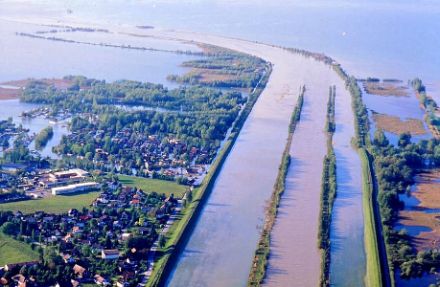 Foto del Reno in piena alla foce nel lago di Costanza