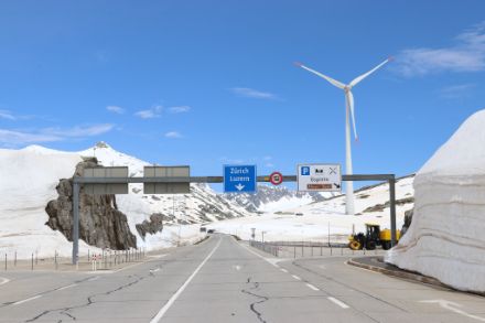 Fig. 2: A confronto la situazione del 29 maggio 2024, giorno dell’apertura del passo del Gottardo.     