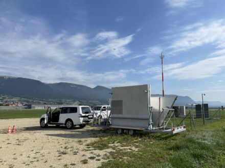 Figura 6: Il profilatore radar mobile del vento in condizioni di trasporto, pronto per il ritorno a Payerne.