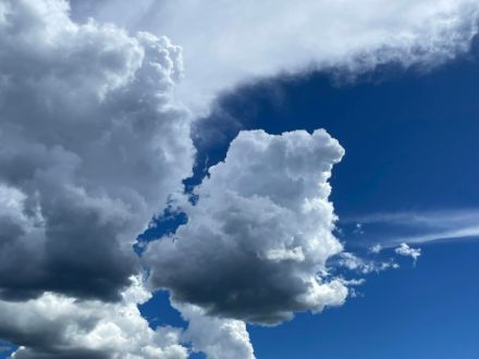 Fig. 1. Il tutto parte da un batuffolo di nube...ma poi che potenza e quanto caos! Foto: Luca Nisi.