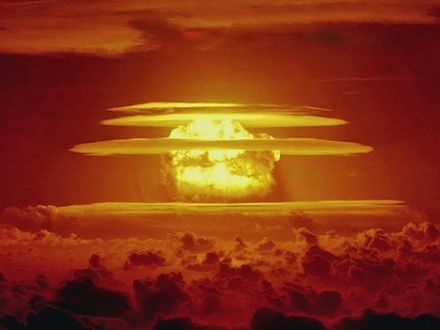 Fungo atomico del test Castle Bravo, atollo Bikini, nel 1954