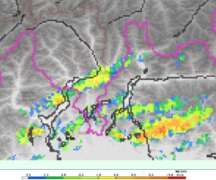 Stima, in base ai dati radar, del diametro dei chicchi di grandine nella giornata di venerdì 13 luglio 2024 in Ticino, Moesano e regioni adiacenti. 