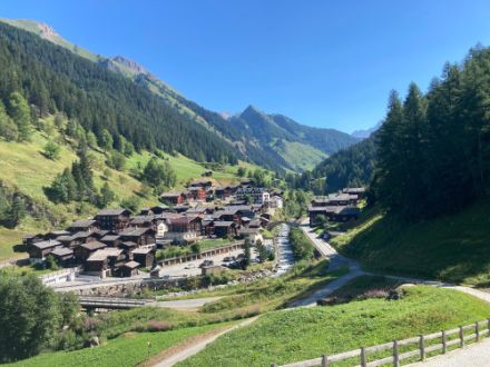 Giornata senza nubi in molte località, come qui nella Binntal.