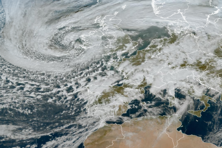 Il sistema di bassa pressione Herminia, centrato sull'Irlanda il 27 gennaio 2025 alle 12UTC. (Fonte: MTG @ Eumetsat).