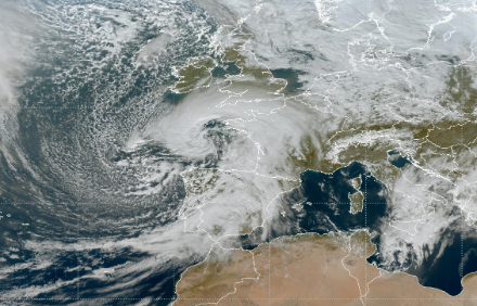 Il sistema di bassa pressione Ivo, presso la costa atlantica francese il 29 gennaio 2025. (Fonte: MTG @ Eumetsat)