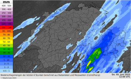 Fig. 3: Accumuli sulle 6 ore rilevati il 5 giugno 2025 (06-12 UTC del 05.06.2025), secondo l’algoritmo CombiPrecip (combinazione di misure pluviometriche e radaristiche). Nell’immagine sono ben visibili le linee convettive prefrontali che si sono sviluppate nel Sottoceneri durante la mattinata di giovedì 5 giugno.