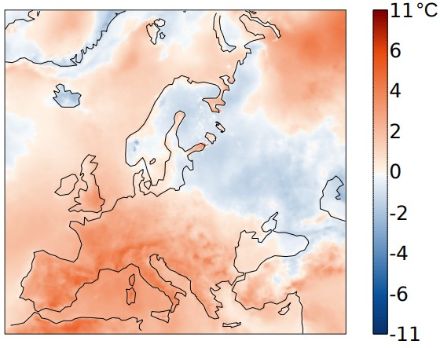 Fig. 3: distribuzione spaziale della temperatura nel giugno 2025 in Europa. È indicata la deviazione (in °C) rispetto al periodo di riferimento 1991-2020 