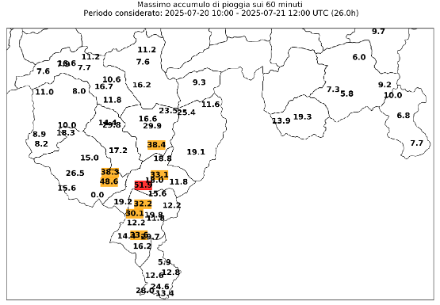 Fig. 3. Accumuli pluviometrici massimi sui 60 minuti rilevati tra il 20 e il 21 luglio 2025. Valori in arancione evidenziano quantitativi superiori ai 30 mm in 60 minuti (soglia che definisce l’allerta FlashOrage di livello 3), valori in rosso evidenziano quantitativi superiori ai 50 mm in 60 minuti (soglia che definisce l’allerta FlashOrage di livello 4).
