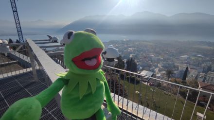 La nostra mascotte si fa un selfie sulla terrazza tecnico di Locarno Monti