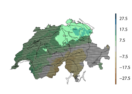  	Carta annuale della Svizzera; la maggior parte delle regioni sono punteggiate perché qui non è stato osservato alcun cambiamento significativo delle precipitazioni annuali. Solamente la parte nord-orientale dell’Altopiano è colorata di verde perché qui l’aumento del quantitativo di precipitazione è statisticamente significativo.