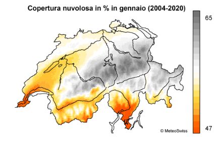  	Carte della Svizzera con indicazioni sul valore medio del grado di copertura nuvolosa codificate a colori.