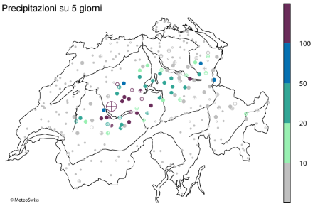 Carta della Svizzera in cui sono indicati con cerchi colorati i periodi di ritorno dei cumuli delle precipitazioni su 5 giorni tra il 19 e il 23 agosto 2005.