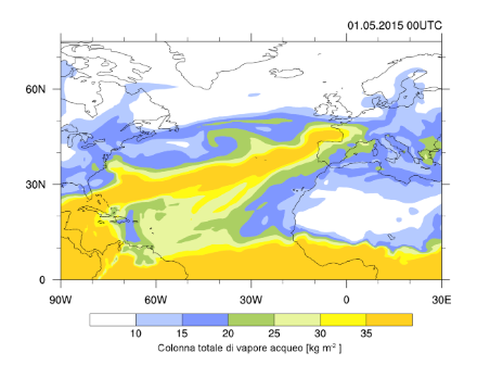 Carta dell’Europa e dell’Oceano Atlantico in cui la colonna totale di vapore acqueo è rappresentata con una scala di colori. Si distingue una fascia di aria molto umida che attraversa l’Oceano Atlantico verso l’Europa occidentale.