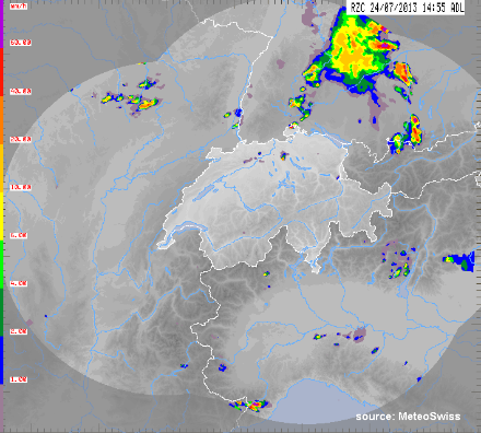 Immagine radar PRECIP con la stima dell'intensità di precipitazione al suolo per la Svizzera e le regioni limitrofe. I colori rispecchiano i valori di precipitazione in mm per ora, riferiti alla scala dei colori a fianco dell'immagine.