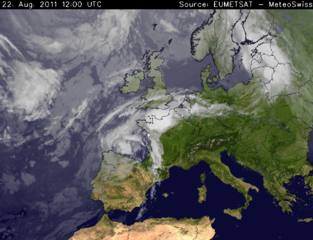 Immagine satellitare dell’Europa che mette in evidenza la presenza di nuvolosità sopra l’Europa nord-occidentale