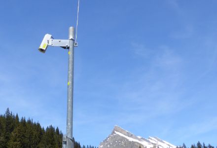 Foto dello strumento automatico per la misura dello spessore della neve.