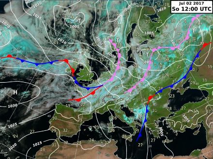 	Immagine satellitare e carta delle isobare con un’estesa zona di bassa pressione sull’Europa settentrionale e una corrente da nord-ovest sulle Alpi.