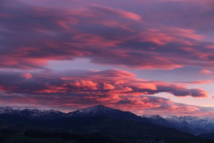 Altocumuli lenticolari, nubi caratteristiche del favonio (Foto D. Gerstgrasser)