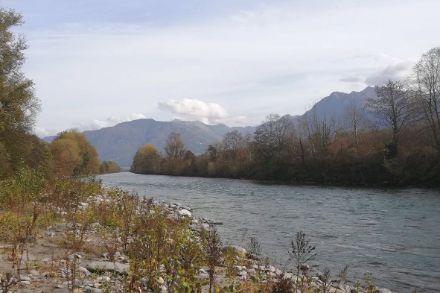 fiume ticino in veste autunnale